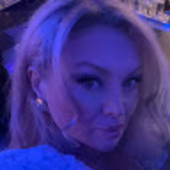 Meet your Posher, Alena - Picture 1 of 1